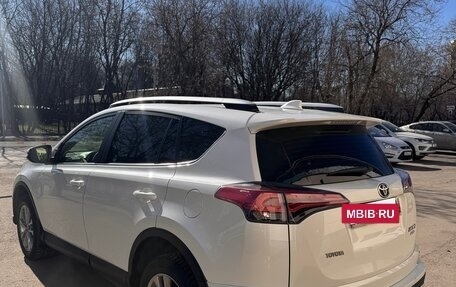 Toyota RAV4, 2015 год, 2 655 000 рублей, 2 фотография