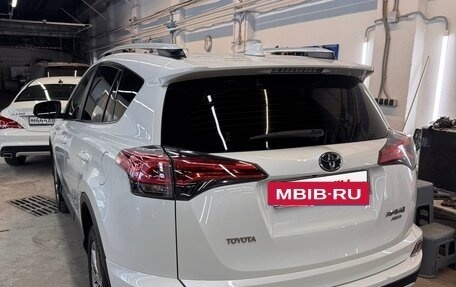Toyota RAV4, 2015 год, 2 655 000 рублей, 5 фотография