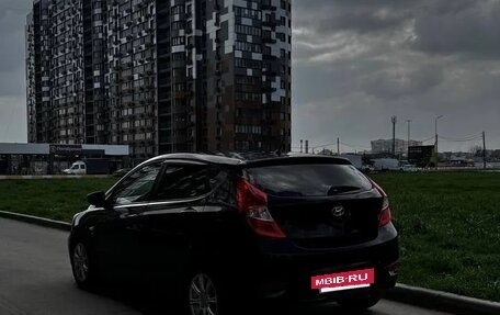 Hyundai Solaris II рестайлинг, 2011 год, 710 000 рублей, 2 фотография