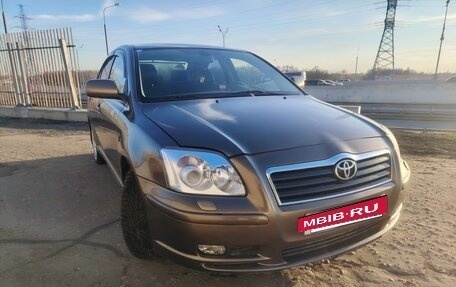 Toyota Avensis III рестайлинг, 2003 год, 625 000 рублей, 3 фотография