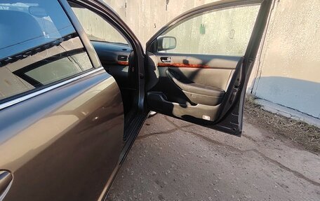 Toyota Avensis III рестайлинг, 2003 год, 625 000 рублей, 14 фотография