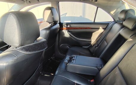 Toyota Avensis III рестайлинг, 2003 год, 625 000 рублей, 13 фотография