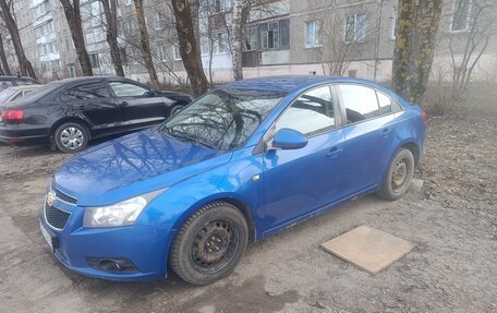 Chevrolet Cruze II, 2011 год, 700 000 рублей, 3 фотография