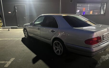 Mercedes-Benz E-Класс, 1998 год, 300 000 рублей, 4 фотография