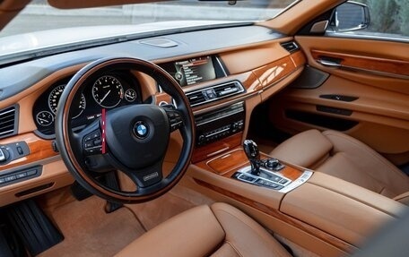 BMW 7 серия, 2013 год, 2 650 000 рублей, 15 фотография