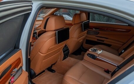 BMW 7 серия, 2013 год, 2 650 000 рублей, 17 фотография