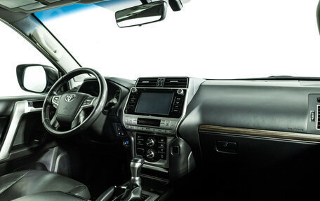 Toyota Land Cruiser Prado 150 рестайлинг 2, 2017 год, 5 099 700 рублей, 9 фотография