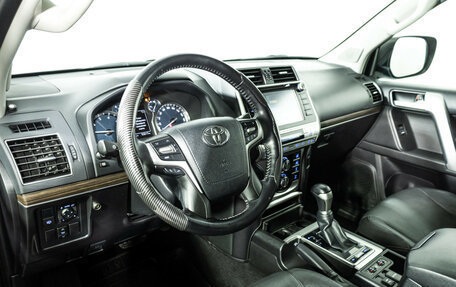 Toyota Land Cruiser Prado 150 рестайлинг 2, 2017 год, 5 099 700 рублей, 11 фотография