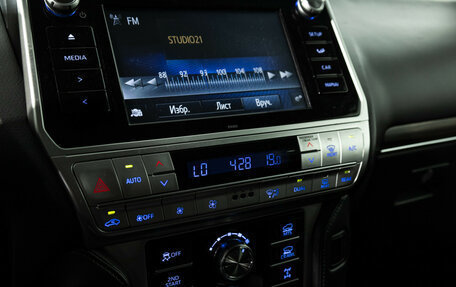 Toyota Land Cruiser Prado 150 рестайлинг 2, 2017 год, 5 099 700 рублей, 17 фотография