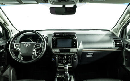 Toyota Land Cruiser Prado 150 рестайлинг 2, 2017 год, 5 099 700 рублей, 13 фотография