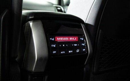 Toyota Land Cruiser Prado 150 рестайлинг 2, 2017 год, 5 099 700 рублей, 22 фотография