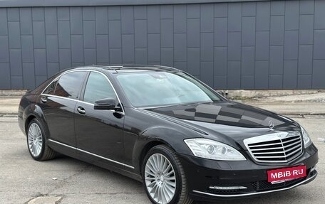 Mercedes-Benz S-Класс, 2010 год, 1 900 000 рублей, 1 фотография