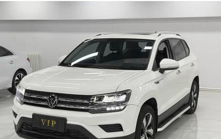 Volkswagen Tharu, 2022 год, 1 900 000 рублей, 1 фотография