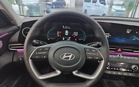 Hyundai Elantra, 2024 год, 1 800 000 рублей, 11 фотография