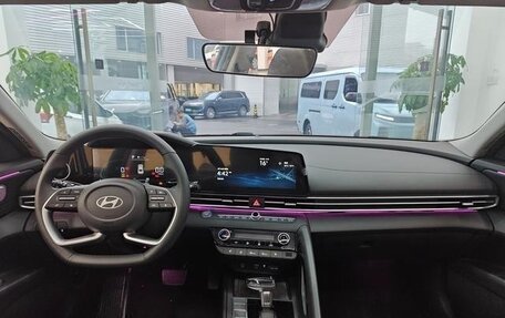 Hyundai Elantra, 2024 год, 1 800 000 рублей, 9 фотография