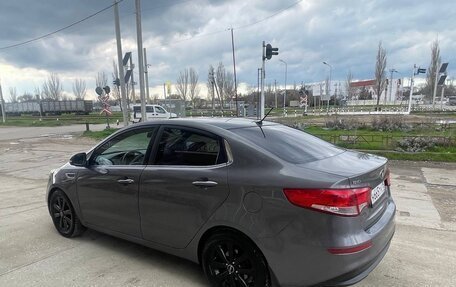 KIA Rio III рестайлинг, 2015 год, 990 000 рублей, 6 фотография