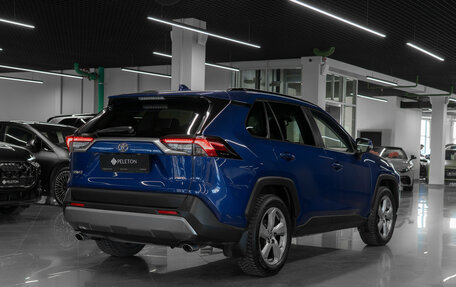 Toyota RAV4, 2021 год, 3 390 000 рублей, 5 фотография