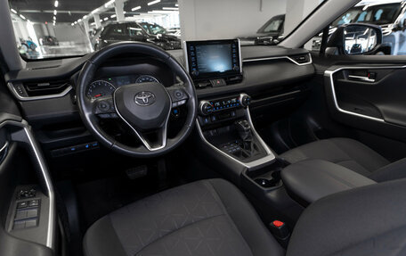 Toyota RAV4, 2021 год, 3 390 000 рублей, 7 фотография