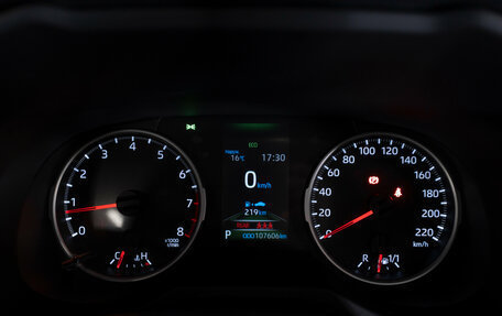 Toyota RAV4, 2021 год, 3 390 000 рублей, 9 фотография