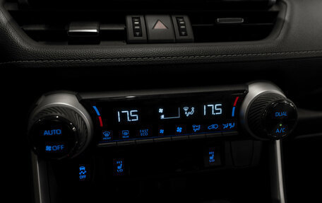 Toyota RAV4, 2021 год, 3 390 000 рублей, 13 фотография