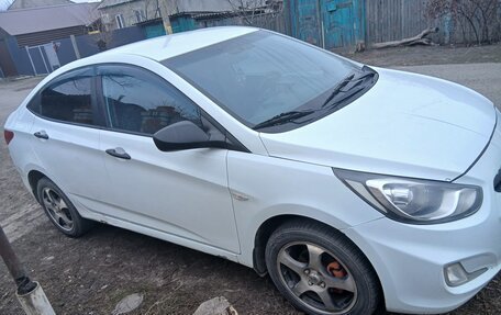 Hyundai Solaris II рестайлинг, 2013 год, 451 000 рублей, 4 фотография