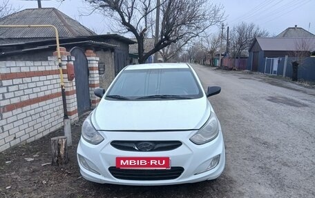 Hyundai Solaris II рестайлинг, 2013 год, 451 000 рублей, 3 фотография