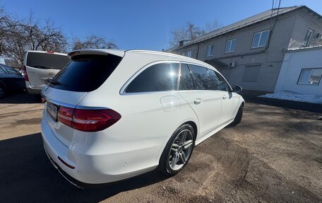 Mercedes-Benz E-Класс, 2018 год, 3 300 000 рублей, 3 фотография