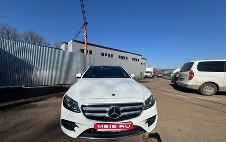 Mercedes-Benz E-Класс, 2018 год, 3 300 000 рублей, 4 фотография