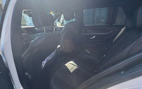 Mercedes-Benz E-Класс, 2018 год, 3 300 000 рублей, 11 фотография