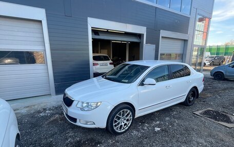 Skoda Superb III рестайлинг, 2012 год, 950 000 рублей, 2 фотография