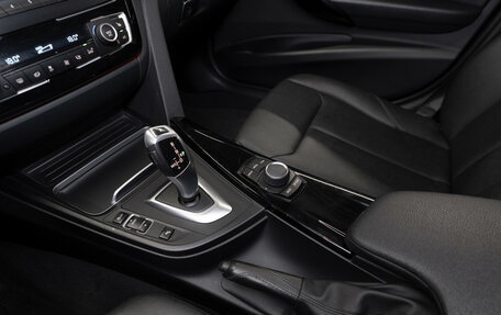 BMW 3 серия, 2018 год, 2 130 000 рублей, 14 фотография