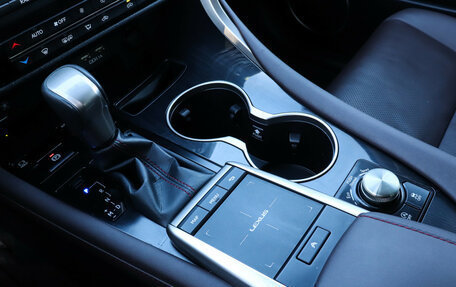 Lexus RX IV рестайлинг, 2022 год, 5 680 000 рублей, 14 фотография