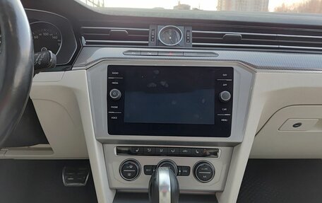 Volkswagen Passat B8 рестайлинг, 2017 год, 2 499 000 рублей, 18 фотография