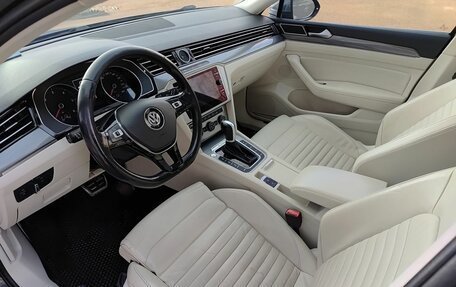 Volkswagen Passat B8 рестайлинг, 2017 год, 2 499 000 рублей, 20 фотография