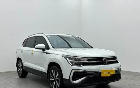 Volkswagen Tharu, 2024 год, 3 400 000 рублей, 3 фотография