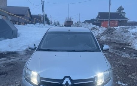 Renault Logan II, 2015 год, 850 000 рублей, 1 фотография