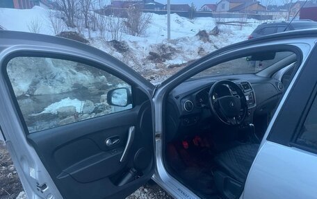 Renault Logan II, 2015 год, 850 000 рублей, 8 фотография