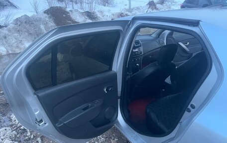 Renault Logan II, 2015 год, 850 000 рублей, 10 фотография