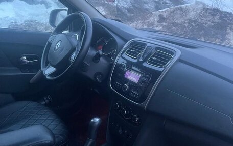 Renault Logan II, 2015 год, 850 000 рублей, 13 фотография