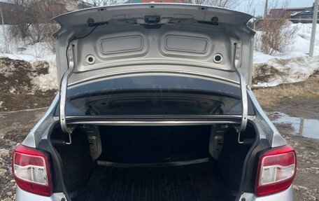 Renault Logan II, 2015 год, 850 000 рублей, 15 фотография