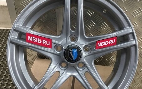 Renault Logan II, 2015 год, 850 000 рублей, 16 фотография