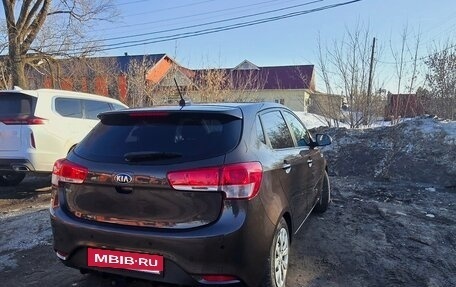 KIA Rio III рестайлинг, 2017 год, 900 000 рублей, 4 фотография