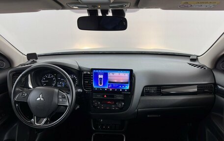 Mitsubishi Outlander III рестайлинг 3, 2019 год, 2 110 000 рублей, 5 фотография