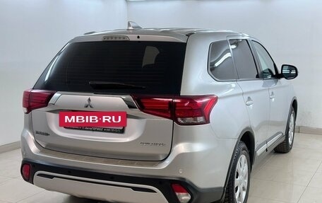 Mitsubishi Outlander III рестайлинг 3, 2019 год, 2 110 000 рублей, 4 фотография