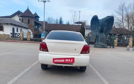 Toyota Platz, 2001 год, 250 000 рублей, 3 фотография