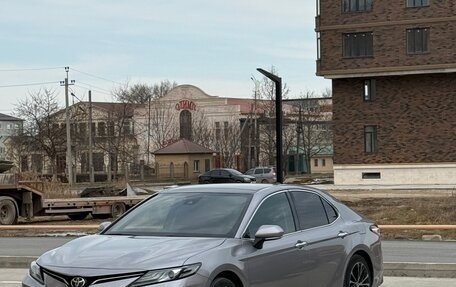 Toyota Camry, 2022 год, 3 500 000 рублей, 8 фотография