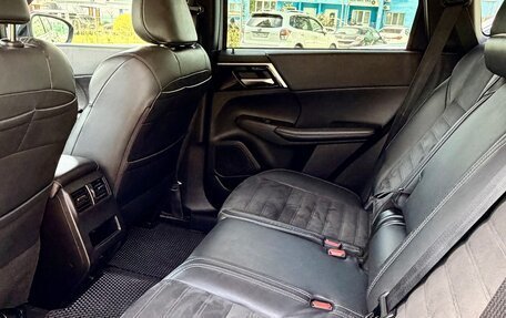 Mitsubishi Outlander, 2021 год, 2 850 000 рублей, 9 фотография