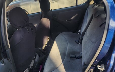 Toyota Yaris I рестайлинг, 2000 год, 320 000 рублей, 19 фотография