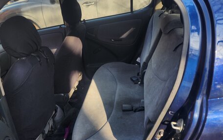 Toyota Yaris I рестайлинг, 2000 год, 320 000 рублей, 18 фотография