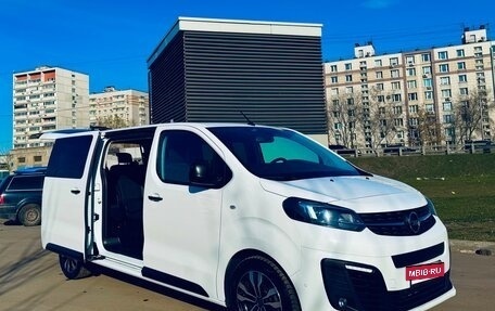 Opel Zafira Life I, 2021 год, 3 450 000 рублей, 4 фотография